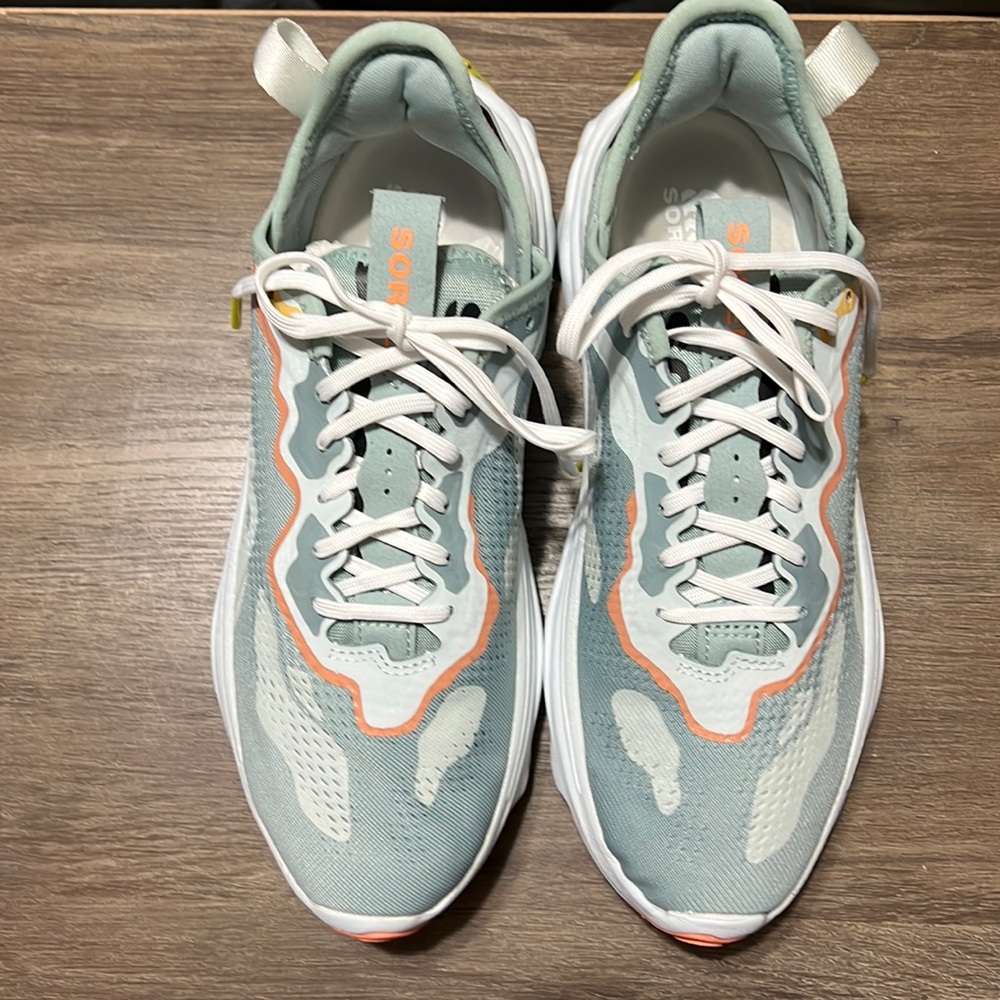 Women’s sneakers